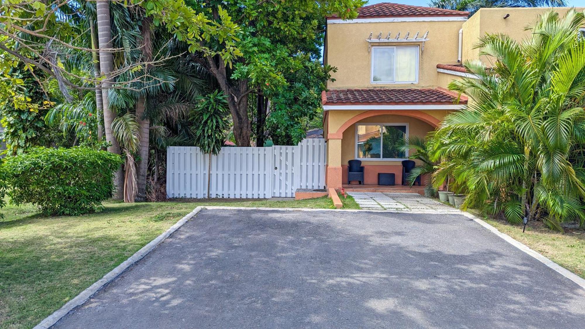 MoBay Las Palmas Montego Bay Kültér fotó